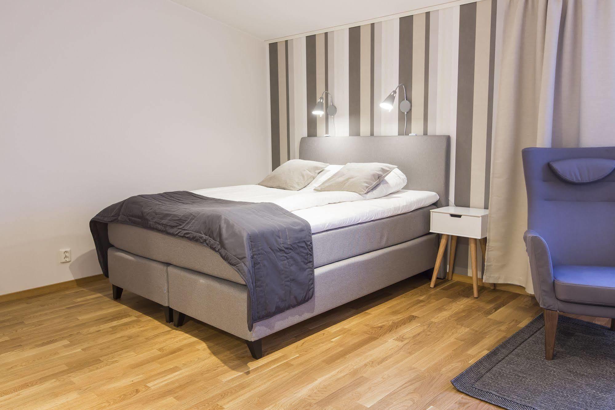 Simloc Hotel Drottninggatan Ареплок Екстериор снимка